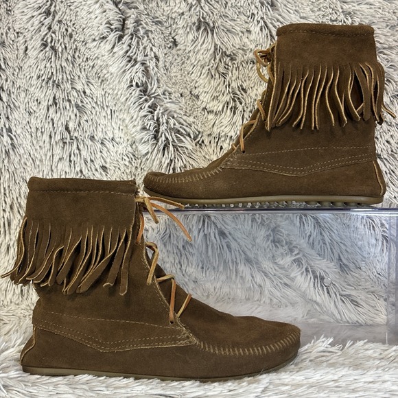 Minnetonka Tramper Moccasin Womens Sz 8 High Ankle Boots Suede Fringe Western - Picture 1 of 14